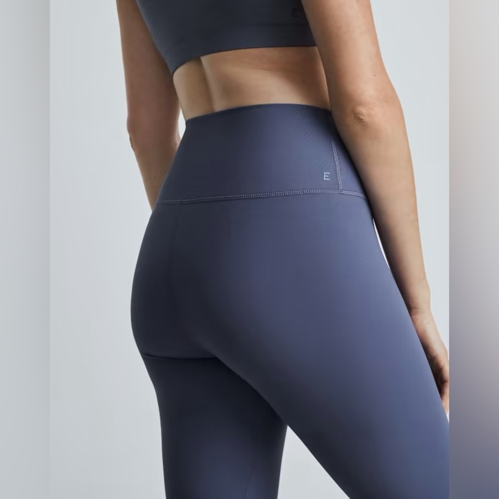 Everlane Perform Legging - Picture 3 of 5